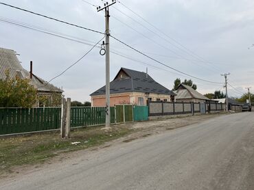 купить дом в токмоке: 105 кв. м, 4 бөлмө, Унаа токтотуучу жай, Сарай, Жертөлө, ороо
