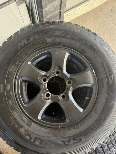 Шины: Шины 275 / 70 / R 16, Зима, Б/у, Комплект, Внедорожные (АТ/МТ), Maxxis