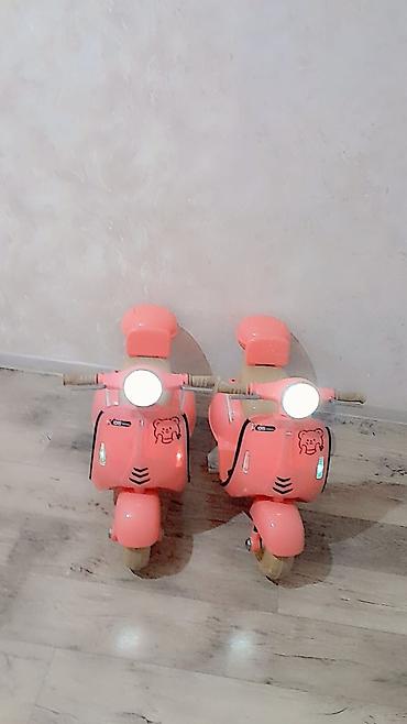 maşa ayı: Uşaq elektrik skuteri (Vespa tərzində) – çəhrayı rəng - Tip — 8