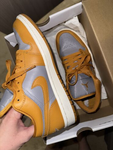лоро пиано обувь мужская цена бишкек: Кроссовки Nike, 100% оригинал, носила 3 раза, состояние как новые