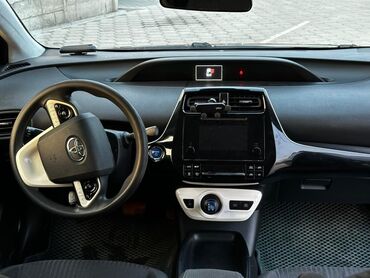 чехол для машины цена: Toyota Prius: 2017 г., Вариатор, Гибрид, Хетчбек