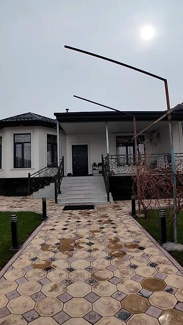 Продажа коттеджей и домов: Продается уютный дом в Ак Ордо 1 -заходи и живи✨ -размер участка: 5 — 10