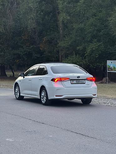 i 10: Toyota Corolla: 2022 г., 1.8 л, Автомат, Гибрид, Седан — 6