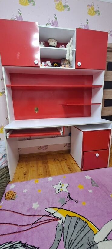 taxta ucuz: Qırmızı-ağ rəngli uşaq/yeni yetmə yazı masası və üst dolabı - Geniş