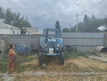 Тракторы МТЗ (Беларус): Трактор сельскохозяйственного назначения синего цвета, оснащенный at lalafo.kg — 8 Тракторы МТЗ (Беларус): Трактор сельскохозяйственного назначения синего цвета, оснащенный — 8