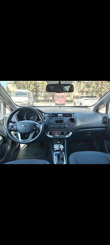 bora: Kia Rio: 1.4 l | 2013 il Sedan — 3