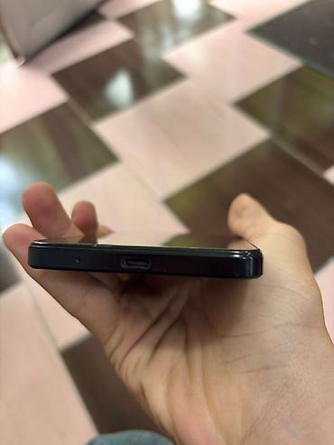 видеорегистратор с 3 камерами: Redmi 128 ГБ, цвет - Черный, Две SIM карты — 4