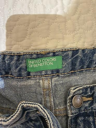 ust geyimler: United Colors of Benetton cins şort - Model: Dizə qədər, regular fit — 3