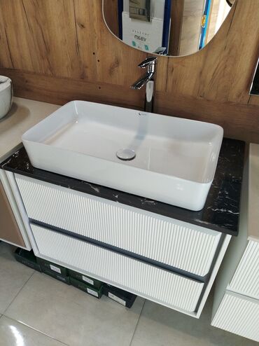 Duş üçün kranlar: Müasir hamam üçün lavabo dolabı və üstəqoyma çanaq komplekti -