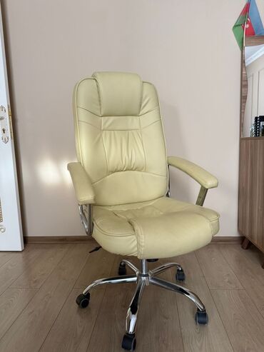 Ofis və oyun kresloları: Təkərli, Qolları tənzimlənmir, Süni dəri — 2