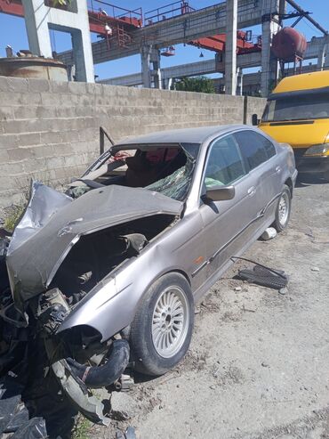 corolla runx: BMW 5 series: 1998 г., 2.8 л, Механика, Бензин, Седан