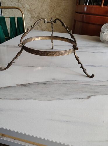 тромбон музыкальный инструмент: Qədimi bronza lampa altlığı. Restavrasiya ilə məşğul olanlar müxtəlif at lalafo.az тромбон музыкальный инструмент: Qədimi bronza lampa altlığı. Restavrasiya ilə məşğul olanlar müxtəlif