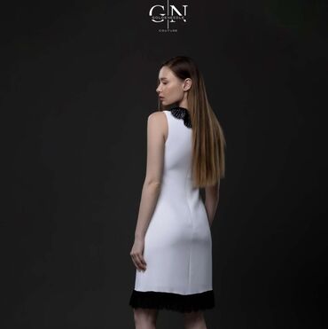 qadın üçün daflkot: Golden Needle Couture qadın paltarı - Rəng: ağ gövdə, qara detallar -