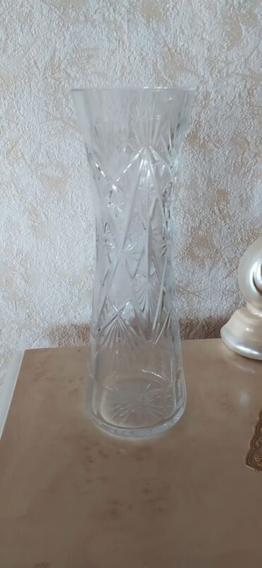 tək qızıl gül: Одна ваза, Хрусталь