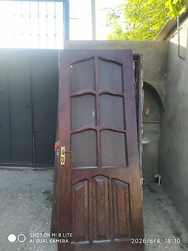 Qapılar və aksessuarlar: 6 qapı, 2 pəncərə. SATILIR. Hər biri 20azn — 2