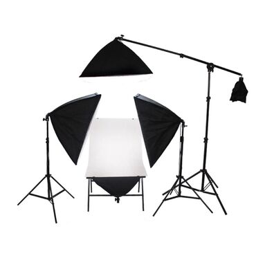 Аксессуары для фото и видео: Продаю б/у Комплект постоянного света. Комплект поможет создать