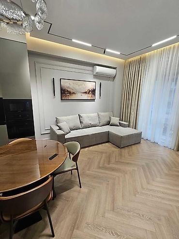 Yeni tikili: İcarəyə verilir 3 otaqlı yeni tikili 100 m², Ağ şəhər q. Kateqoriya — 9