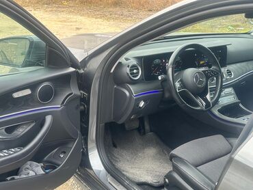 Mercedes-Benz: Mercedes-Benz 200: 2 l | 2021 il Sedan — 5