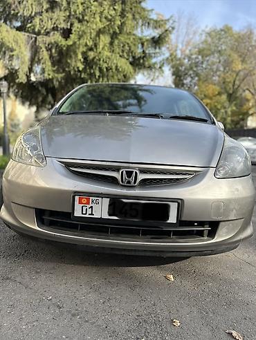 lexus is: Honda Fit: 2004 г., 1.3 л, Автомат, Бензин, Хэтчбэк — 4