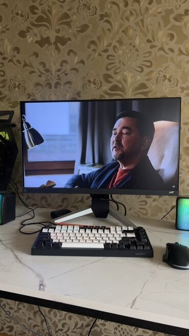 продаю модем: Монитор, AOC, LED, 26" - 27"