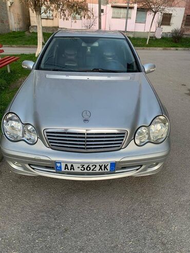 Sale cars: Mercedes-Benz 220: 2.2 l | 2001 year Limousine