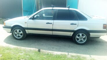 транспорт каракол: Volkswagen Passat: 1990 г., 1.8 л, Механика, Бензин, Седан