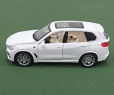 Oyuncaqlar: BMW X5 modeli maşın satılır. Təzədir. Materialı metaldır — 6