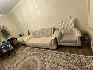 углок диван: Диван-кровать, цвет - Бежевый, Б/у