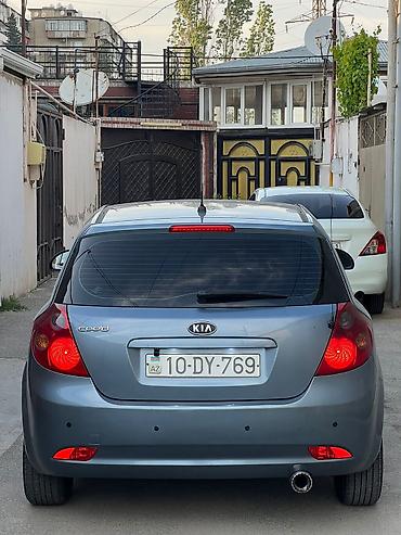 Kia: Kia Ceed hatchback - Kuzov: 5 qapılı hatchback, boz/metallik rəng - — 2
