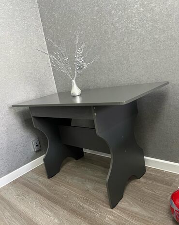 стол и стулья для гостиной: Кухонный Стол, цвет - Серый, Б/у