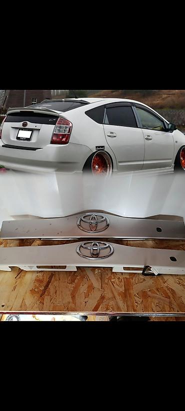 Накладка/панель под номерной знак на крышку багажника Toyota Prius