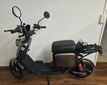 Ostali motocikli i skuteri: Električni skuter, uvezen iz svajcarske. Nije potrebna registracija