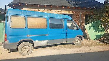 грузопассажирский фургон: Грузовой фургон Ford Transit (примерно 1990‑е, длинная база, высокий — 1