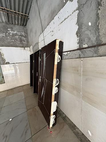 ev dekor: Daxili qapılar – şüşəli dekorlu, tünd qoz rəngində - Material — 3