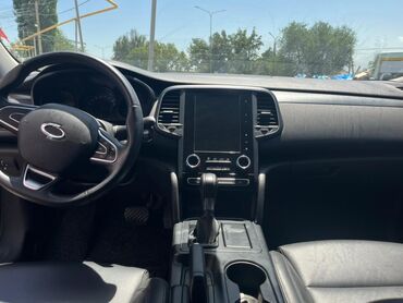 антена на авто: Серый седан samsong sm6 с элегантным силуэтом и современным дизайном