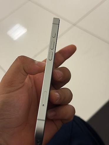 apple ipad 2: IPhone 16e, 128 GB, Gümüşü, Simsiz şarj, Face ID, Sənədlərlə — 6