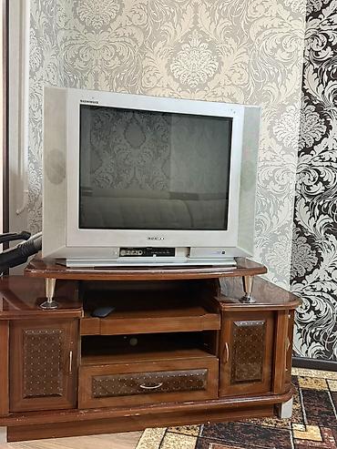 телевизор оригинал: Продается тумба с телевизором. Цена 2000 сом — 1