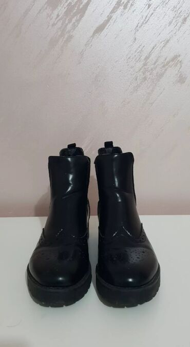 Gležnjače: Gležnjače, 38 — 7