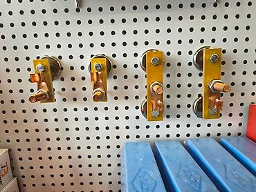 elektrik şit: Mis-bürünc keçiricilər və yüksək cərəyan üçün boltlu kontaktlar - — 1