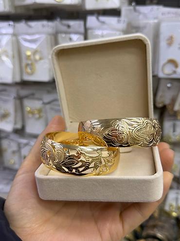 Наборы украшений: Наборы ювелирных украшений в подарочных коробках. 1) Комплект в стиле — 11