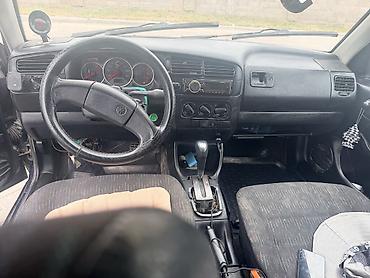 немка е303: Volkswagen Golf: 1993 г., 1.5 л, Автомат, Бензин, Хэтчбэк — 10