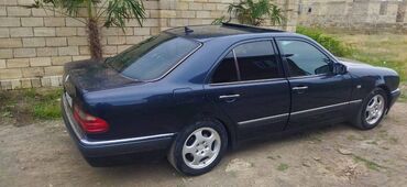 Mercedes-Benz: Mercedes-Benz 240: 2.4 l | 1998 il Sedan — 17