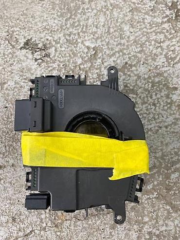 la linea slike: SPULNA VOLANA ZA VOLKSWAGEN PASSAT B8 - 5Q0953569A | Spulna volana — 1