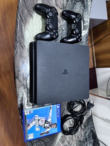 horizon ps4: PlayStation 4 slim 1 TB SSD Ideal vəziyetdədir biraz cizigi var bir