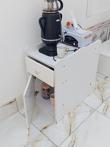 Salon masaları: Hamısı ela vezietdedir 1 ay islenib salon bağlanır deye satiram (tek — 8