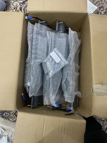 Солнечные прожекторы: Солнечный прожектор на улице снаружи есть и на помещении с фабрика — 32