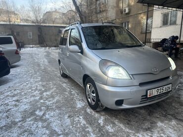 Toyota: Toyota Yaris: 2001 г., 1.3 л, Автомат, Бензин, Универсал