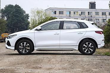 BYD: BYD : 2024 г., 1.5 л, Автомат, Электромобиль, Хэтчбэк — 4