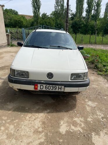 140 мерседес: Volkswagen Passat: 1992 г., 1.8 л, Механика, Бензин, Универсал