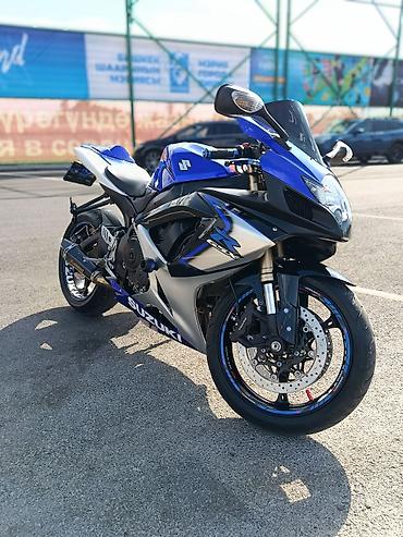 gsx 200: Спортивный мотоцикл Suzuki GSX‑R синего цвета. Особенности и — 6